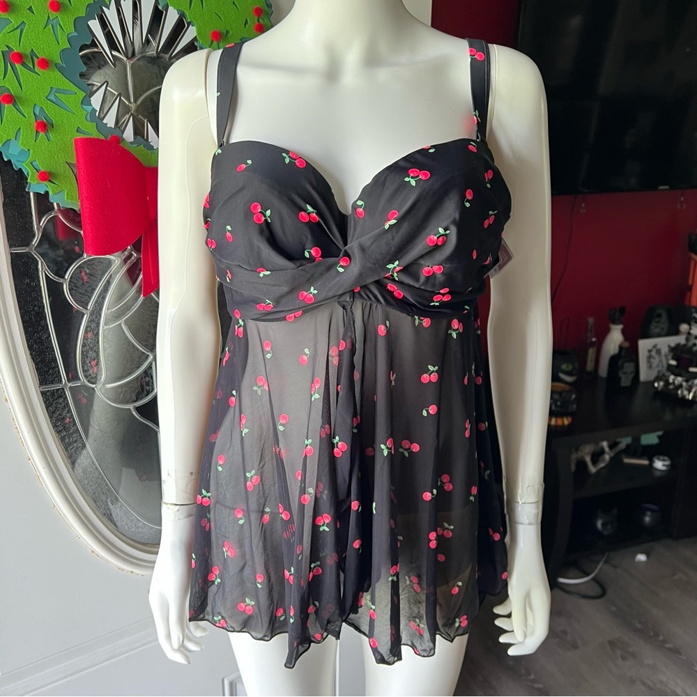🍒💣 Pinup cherry tankini style swim top - Picture 2 of 12
